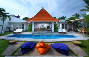 Отель Villa Mutiara Putih  Kuta
